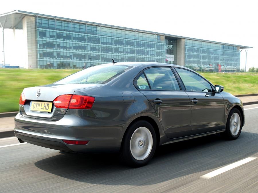 Volkswagen Jetta 2010 года  (UK) (фото 6 из 17)